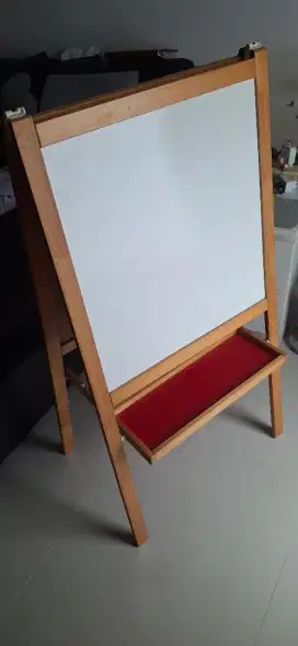Ikea Mala papan tulis anak