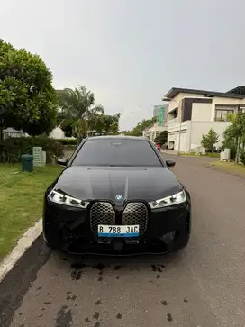 BMW iX 2023 Listrik
