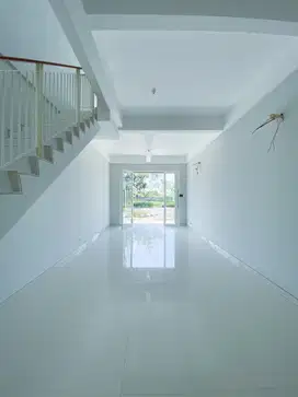 2 Lantai Terawat Ruko Grand Pakuwon Hadap Selatan