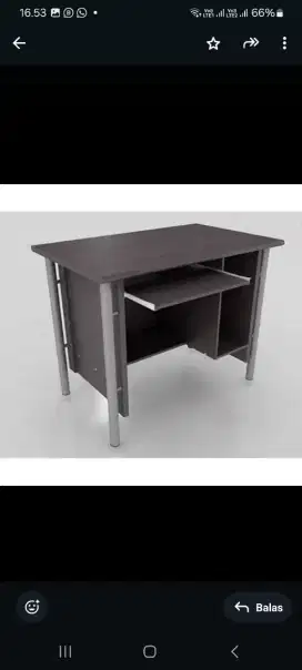 Meja kantor komputer