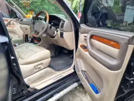 Toyota cygnus 2005 bensin hitam mulus no minus
