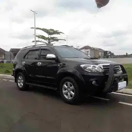 cash fortuner 4x4  type v automatic th 2011 kondisi bagus normal