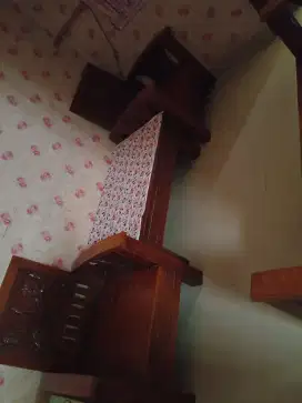 Satu set meja kursi jati