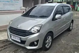 Daihatsu ayla X MT warna silver tahun 2019