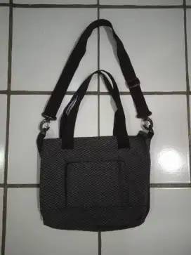 Tas selempang wanita bekas