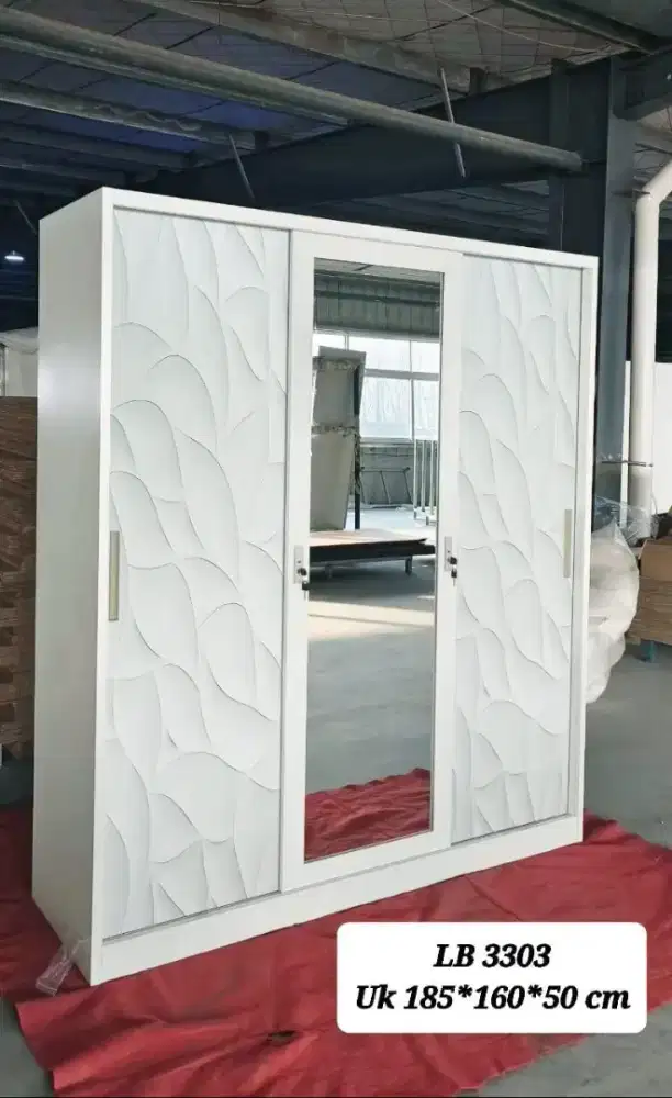 Lemari besi 3 pintu
