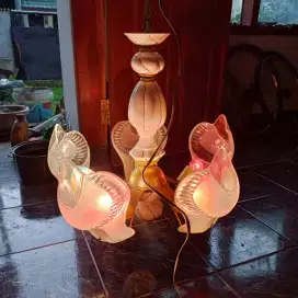 Lampu gantung model daun