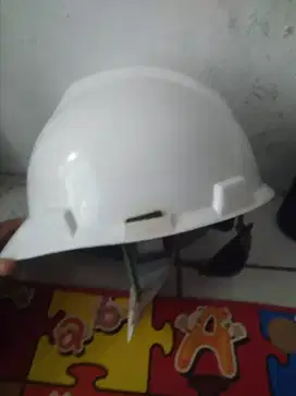 Helm proyek bangunan