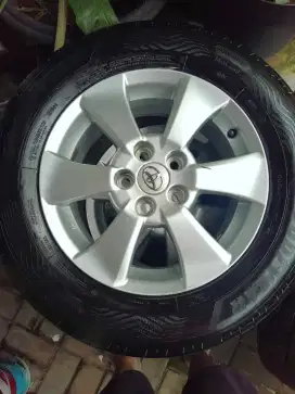 Dijual Ban Goodyear dan Velg