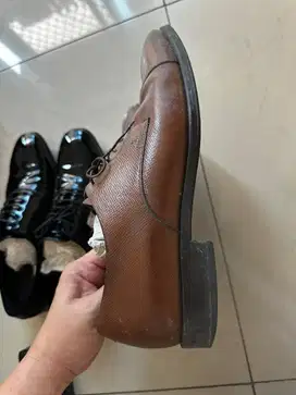 Jual sepatu salvatore ferragamo bekas