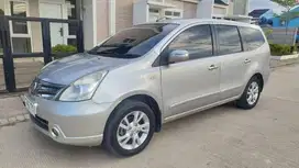 Grand Livina 1.8 XV Ultimate tahun 2011 silver mulus kilometer rendah