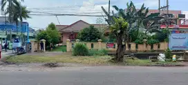 DIJUAL RUMAH HALAMAN LUAS JALAN ABDUL ROZAK PHDM 3 PALEMBANG