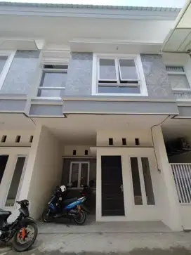 Dijual Rumah Baru Gress 2 Lantai Ploso, Surabaya