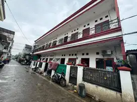 DIJUAL RUMAH KONTRAKAN 2 LANTAI 10 PINTU