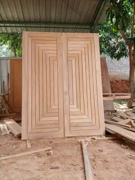 Daun pintu kuputarung tebal
