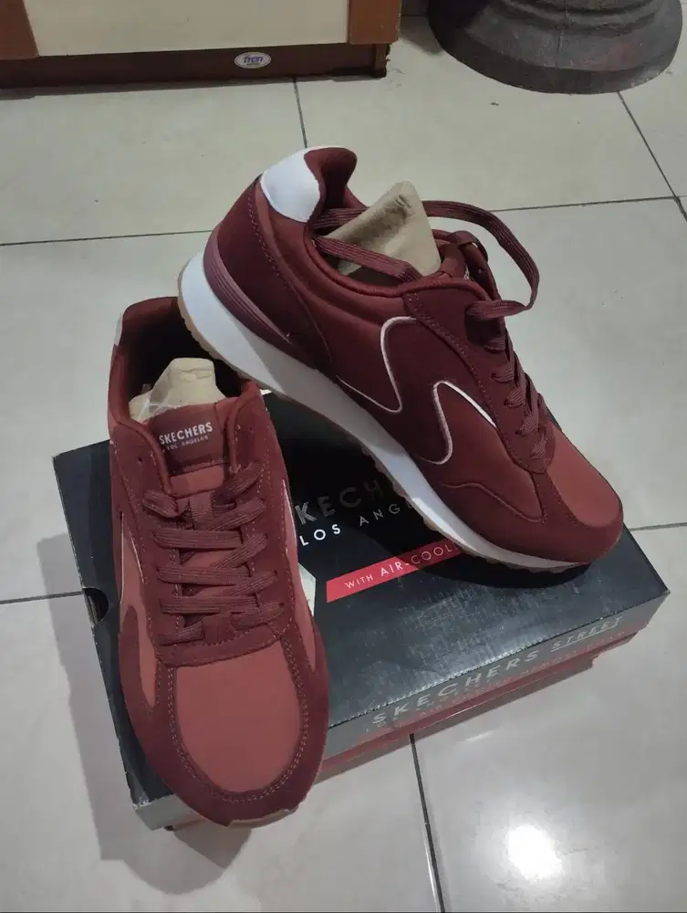 Sepatu Skechers casual sneakers LA OG