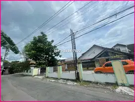 Pekarangan di Wirosaban Jogja Kota Tepi Aspal