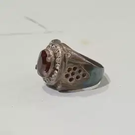 Cincin batu ruby