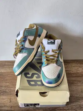 Nike SB Dunk Low Chameleon