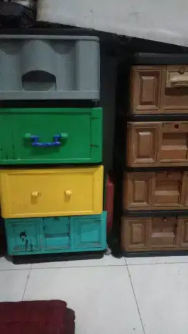 2 lemari plastik di jual murah