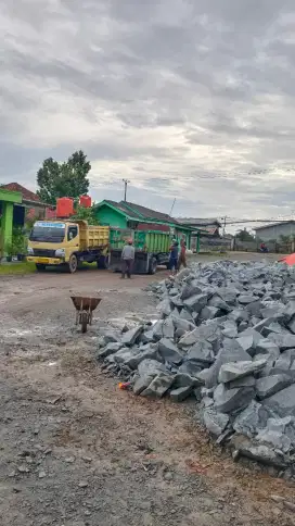 Batu belah untuk pondasi