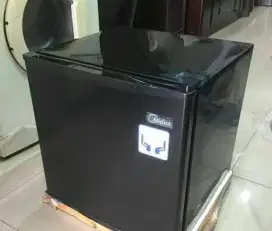 KULKAS MINIBAR MIDEA