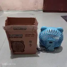 Jual kipas angin kecil USB merek futako masih baru bagi yang berminat