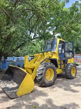 Loader Komatsu WA 100