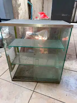 ETALASE KACA KECIL 3 TINGKAT