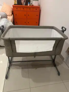 Dijual Bedside atau Baby Crip Merk Juniors