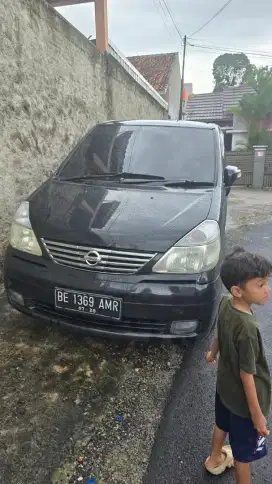Dijual Nissan Serena highway star 2010