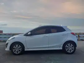 Mazda 2 2012 Bensin