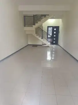 Sewa Ruko Pondok Chandra Palm Square