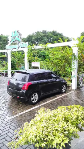 Mobil Suzuki Swift 2005 Mulus Bagus Langsung Jalan