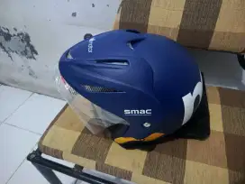 JUAL BUTUH HELM MURAH DAN MASIH BARU..