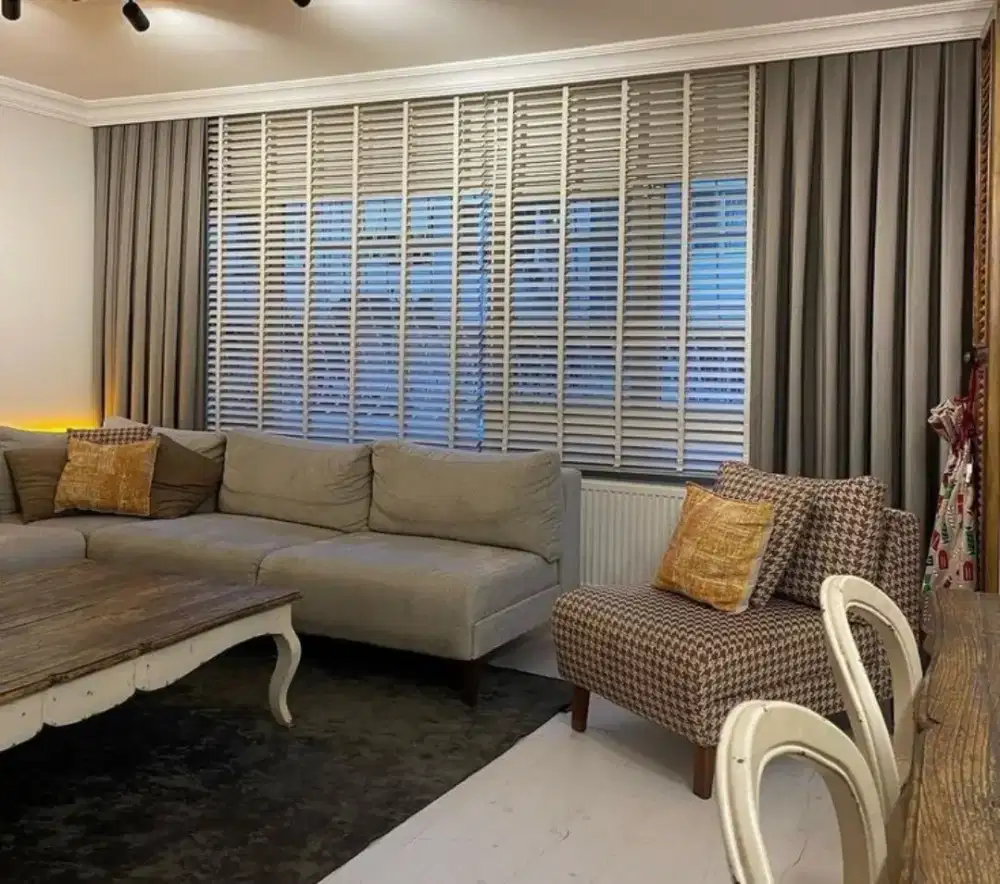 Pasang gordyn gorden murah vertikal roll blind jasa wallpaper dinding