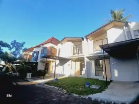 Disewakan rumah Holland Village dengan prabot