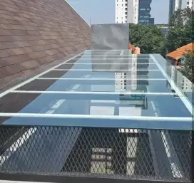 Kanopi kaca mewah