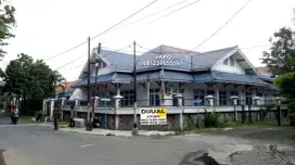 DIJUAL Rmh 1Lt Hook + halaman depan luas di Jl Tenggilis Utara Sby