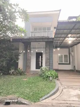 Disewa Rumah Cantik depan masjid