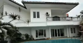 DI JUAL RUMAH 2 LANTAI DALAM CLUSTER Di KEMANG JAK SEL