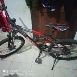 Sepeda anak laki laki kondisi masih bagus