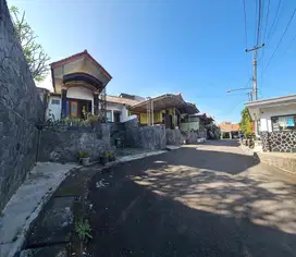 RUMAH SECONDARY DI CLUSTER PINGGIR JALAN PADASUKA BANDUNG