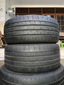 Ban Continental ContiSportCOntact 3E  RFT/Runflat  245 45 r18 2pcs