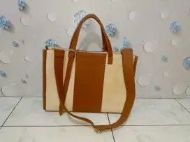 DIJUAL TAS FASHION WANITA,PAKAI 1 X, MUAT TARO LAPTOP.