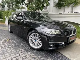 BMW 528i Luxury Facelift 2016 Hitam Interior Java Brown km 40rb Tgn 1