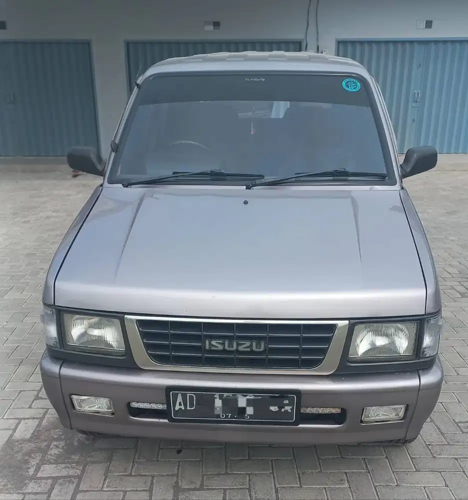 isuzu panther 2000 siap pakai