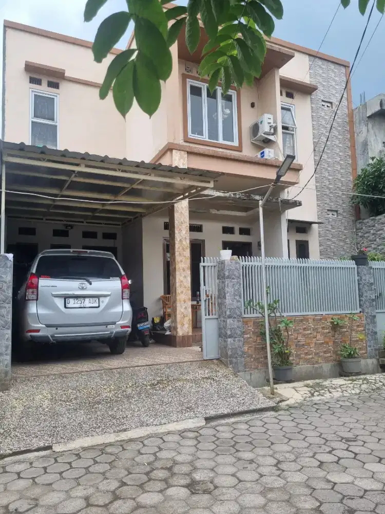Jual rumah tinggal 5 kt 3 km di kompleks bumi panyileukan