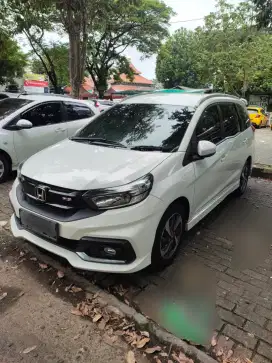 Honda Mobilio facelift 2017 RS A/T, white pearl metalic, oddo 45km