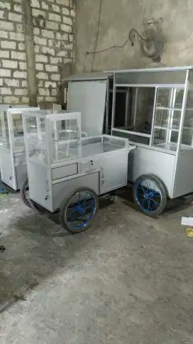 Rombong jualan serbaguna